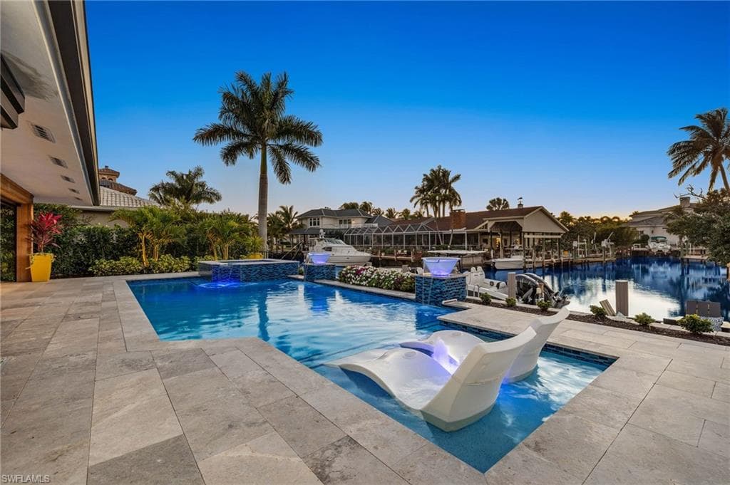 1650 Mullet Ct, Naples, FL 34102-33