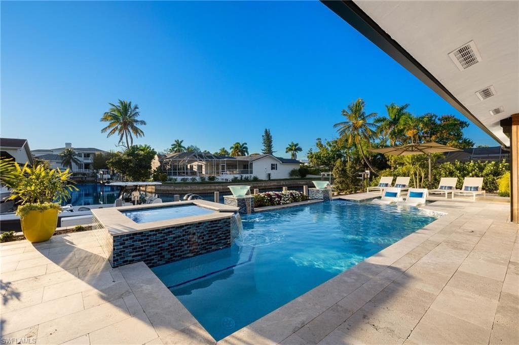 1650 Mullet Ct, Naples, FL 34102-35