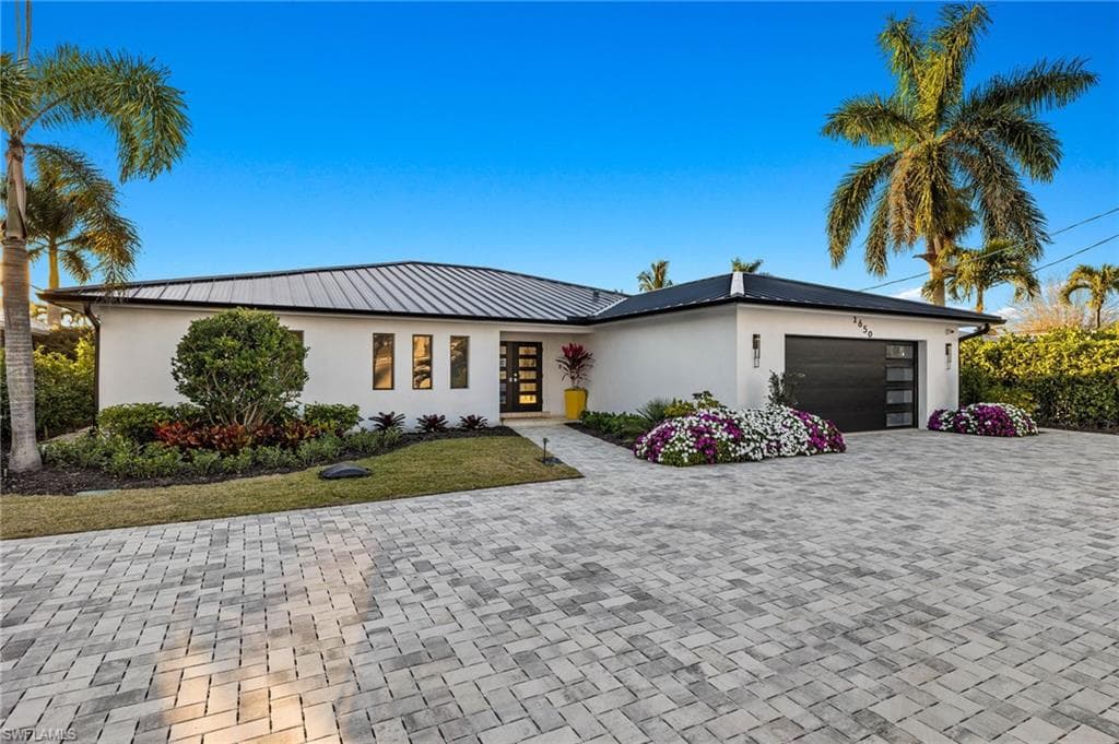 1650 Mullet Ct, Naples, FL 34102-39