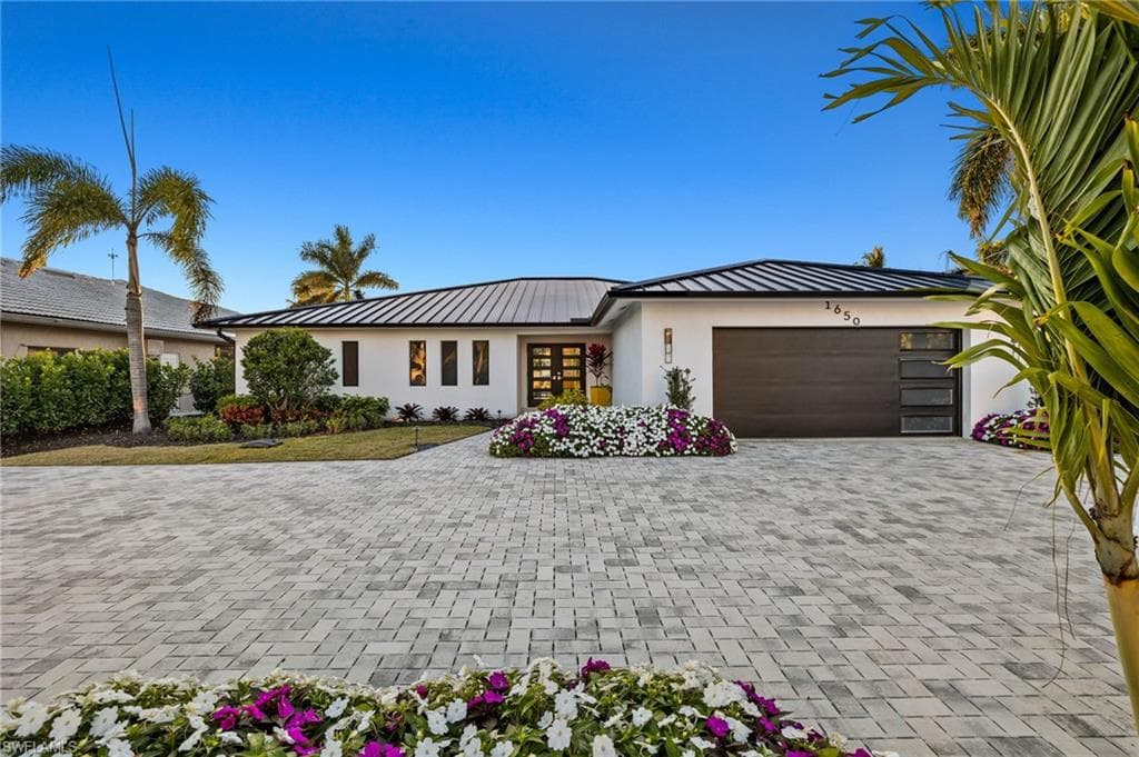 1650 Mullet Ct, Naples, FL 34102-40