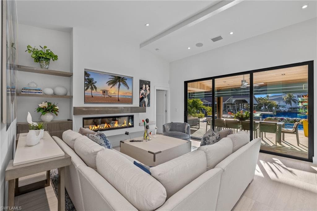 1650 Mullet Ct, Naples, FL 34102-5