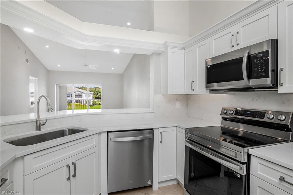 832 Tanbark Dr 204, Naples, FL 34108-20