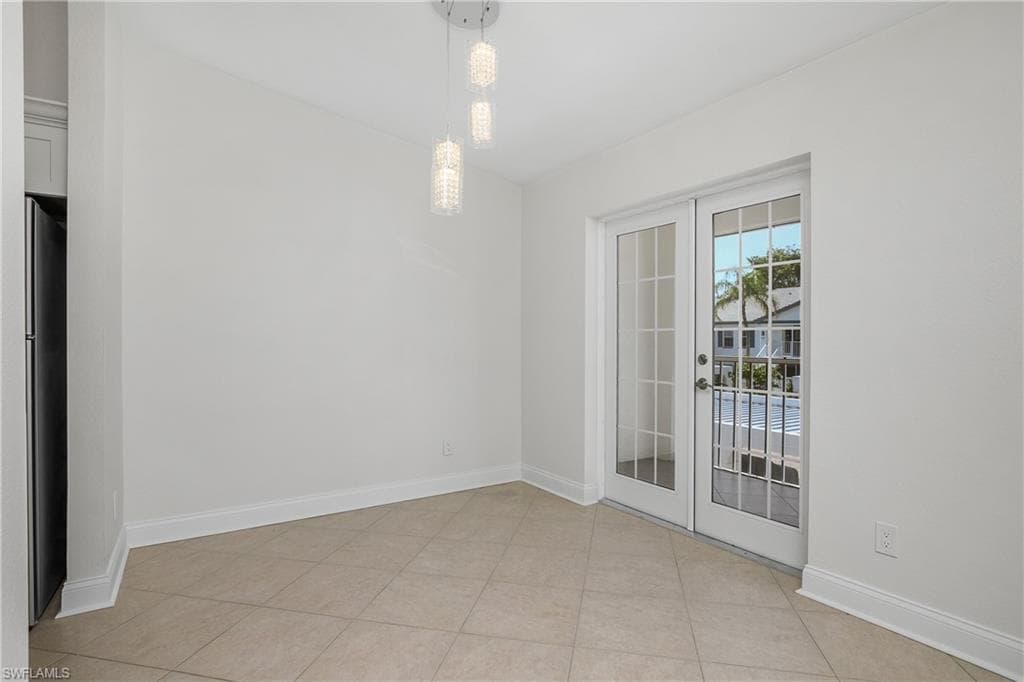 832 Tanbark Dr 204, Naples, FL 34108-21