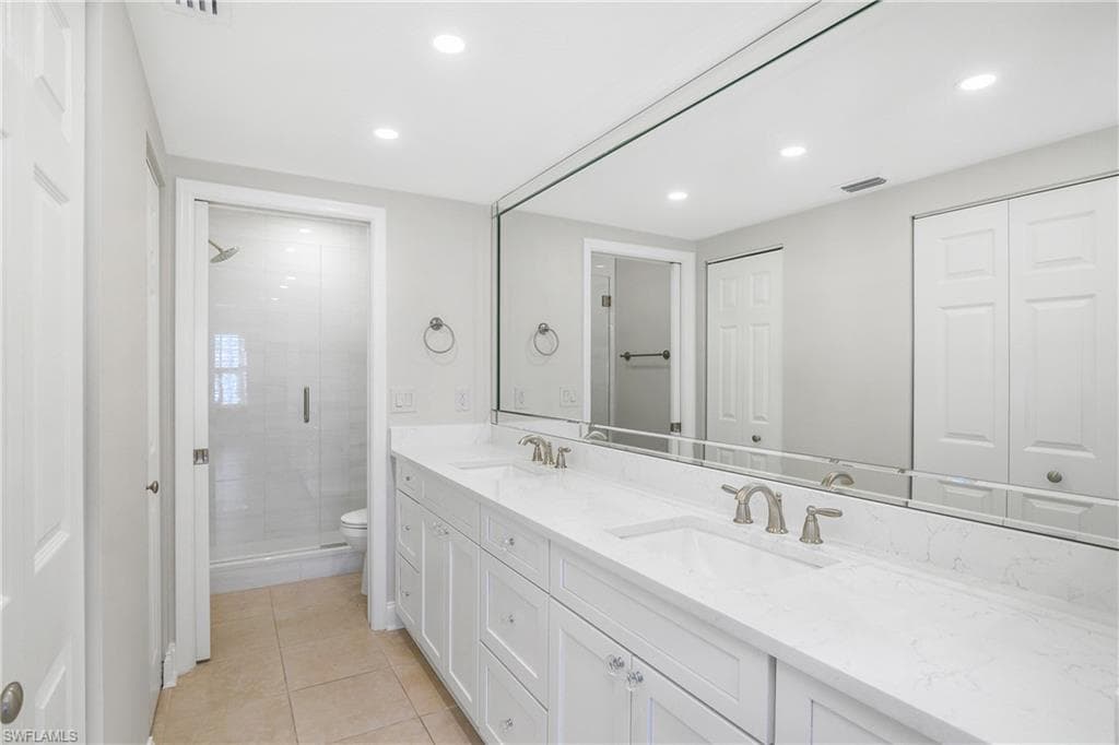 832 Tanbark Dr 204, Naples, FL 34108-26
