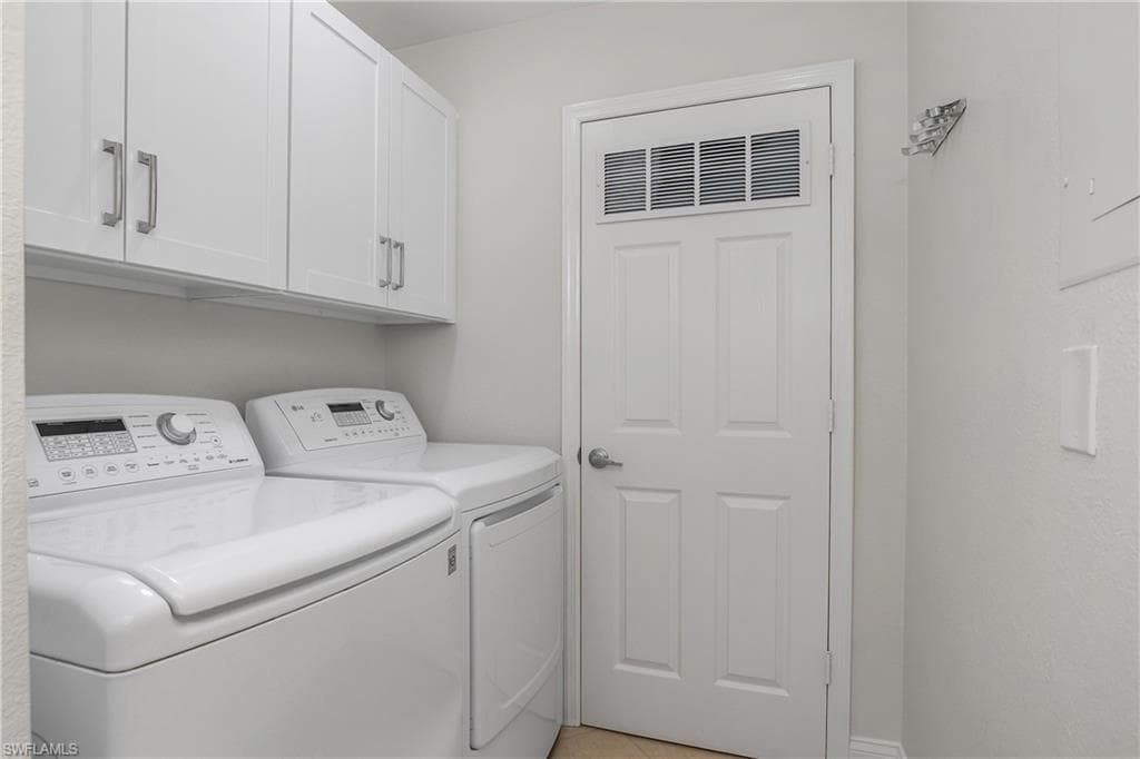 832 Tanbark Dr 204, Naples, FL 34108-30