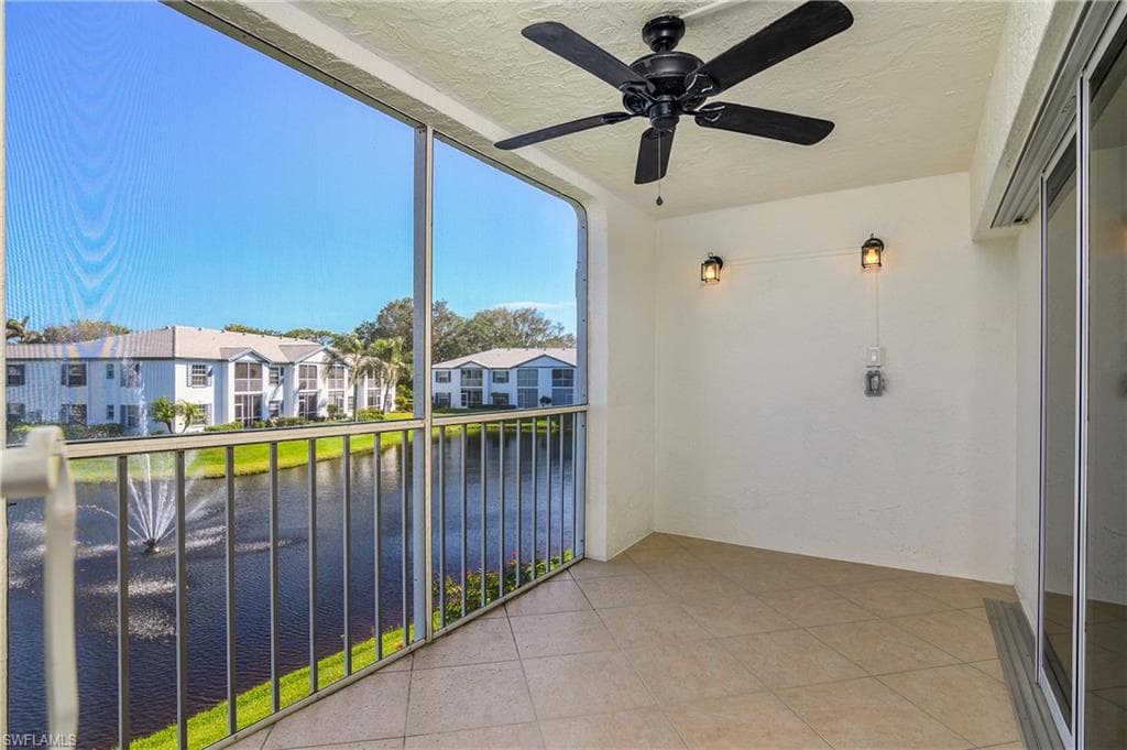 832 Tanbark Dr 204, Naples, FL 34108-32