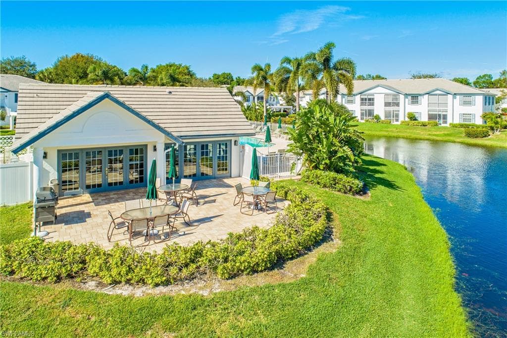 832 Tanbark Dr 204, Naples, FL 34108-34
