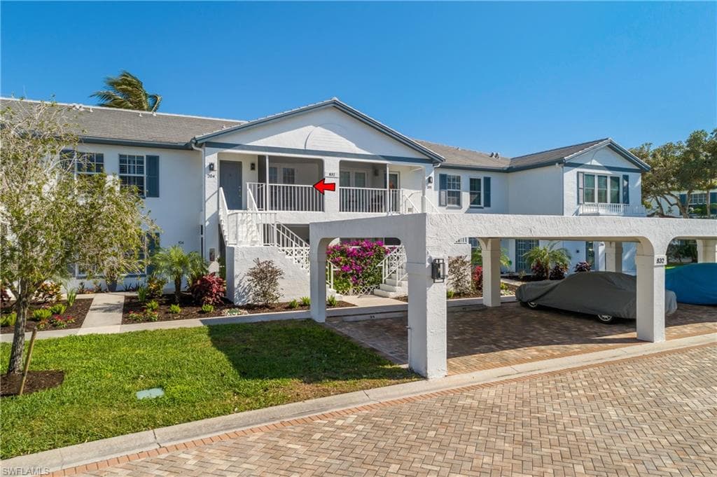 832 Tanbark Dr 204, Naples, FL 34108-7