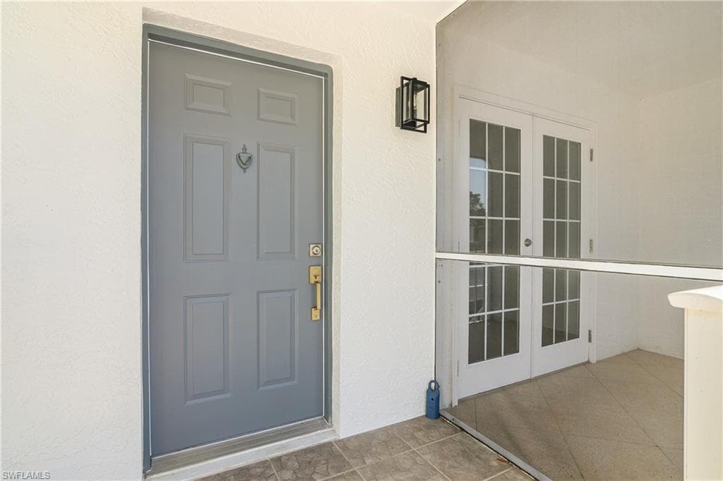 832 Tanbark Dr 204, Naples, FL 34108-8