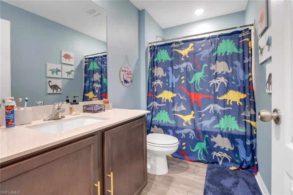 860 Youngreen Dr, Fort Myers, FL 33913-17