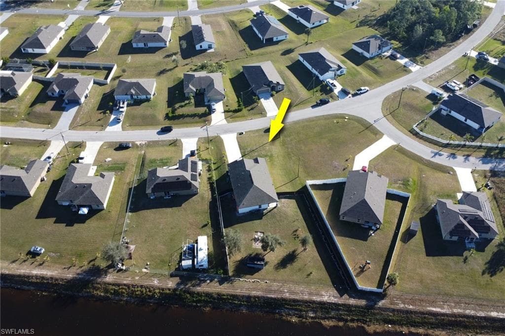 860 Youngreen Dr, Fort Myers, FL 33913-26