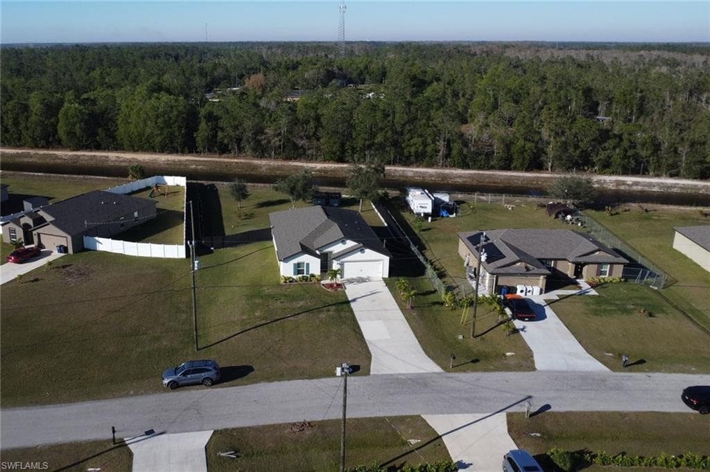 860 Youngreen Dr, Fort Myers, FL 33913-28