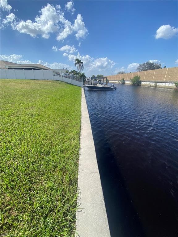2455 Everest Pkwy, Cape Coral, FL 33904-1