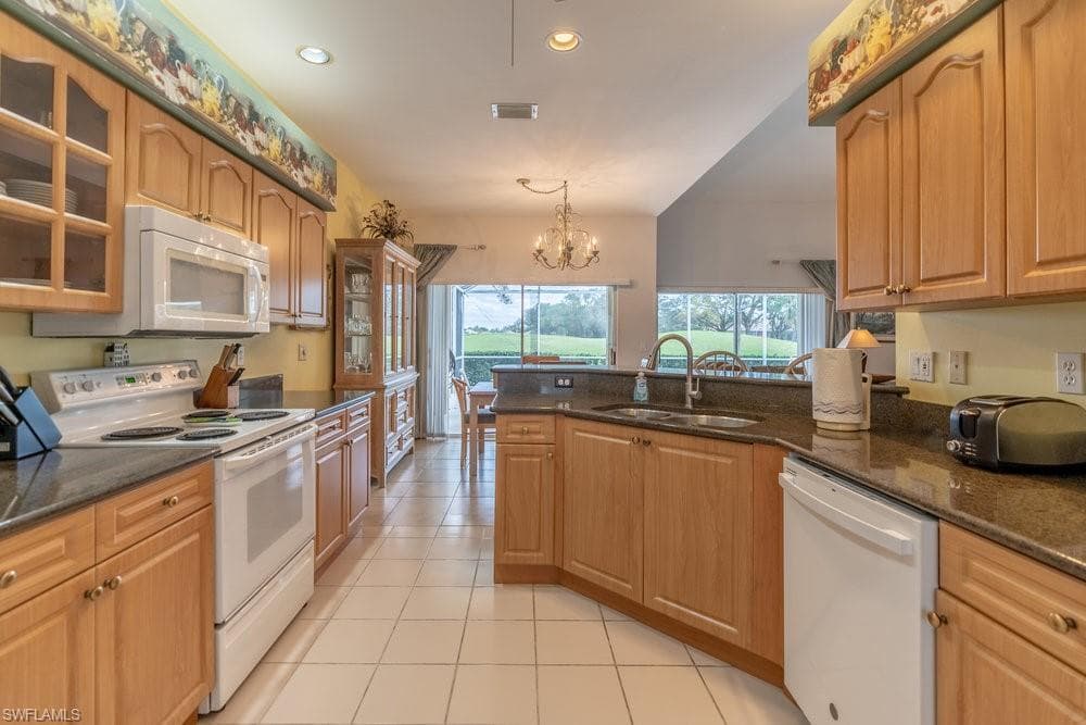 7120 Falcons Glen Blvd, Naples, FL 34113-6