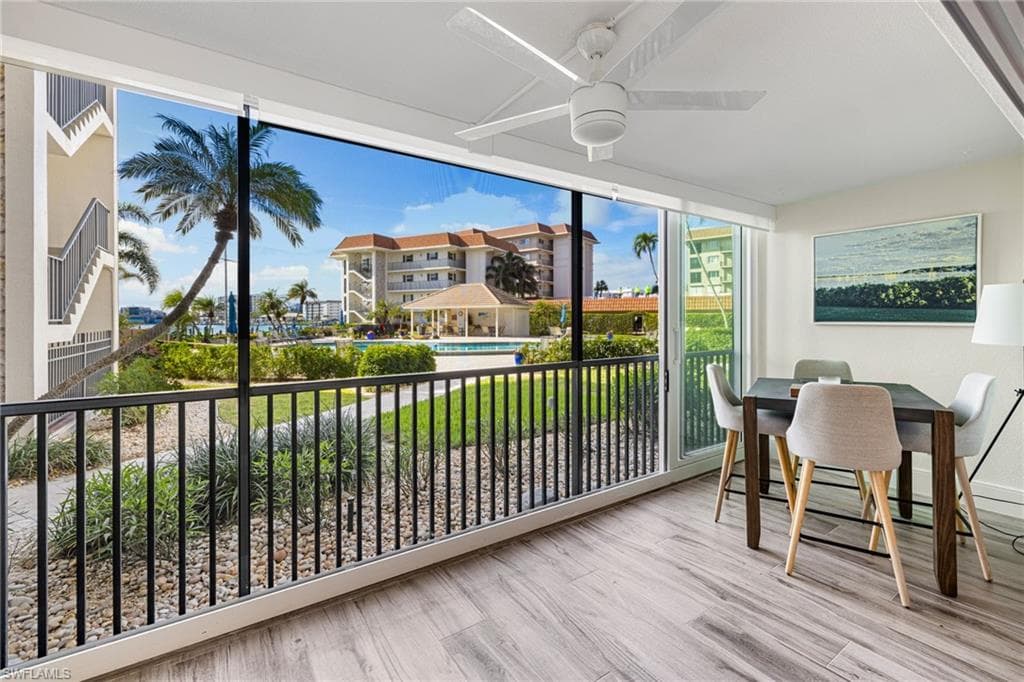 222 Harbour Dr 104, Naples, FL 34103-26