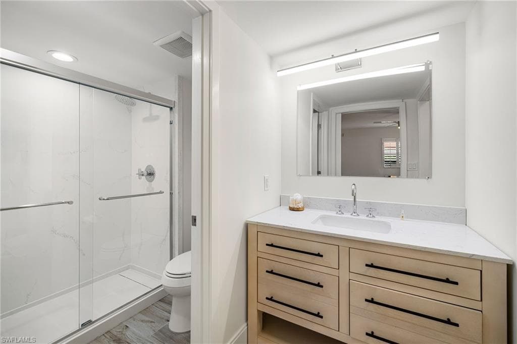 222 Harbour Dr 104, Naples, FL 34103-30
