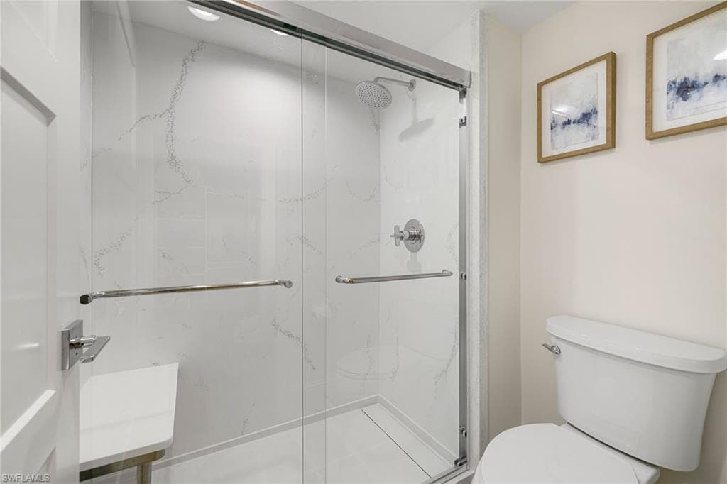 222 Harbour Dr 104, Naples, FL 34103-32