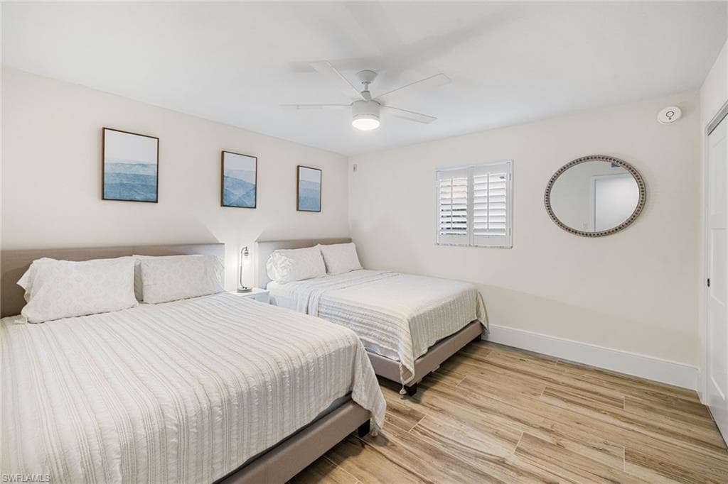222 Harbour Dr 104, Naples, FL 34103-34