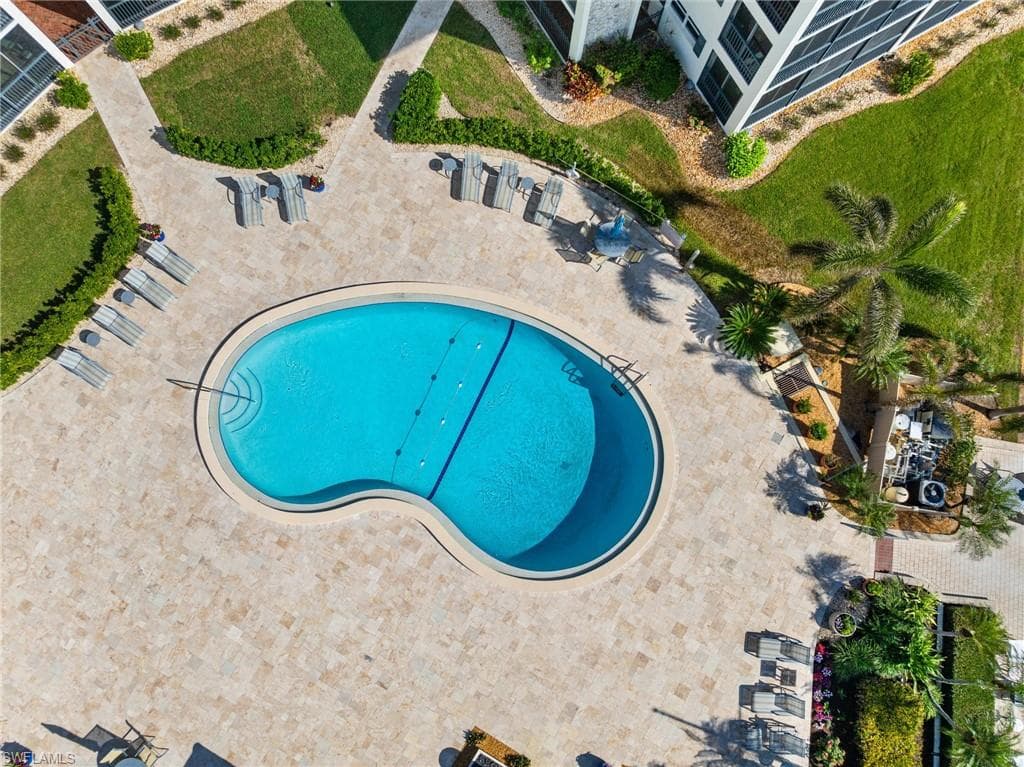 222 Harbour Dr 104, Naples, FL 34103-41