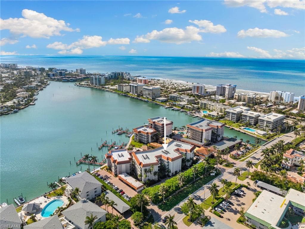 222 Harbour Dr 104, Naples, FL 34103-42