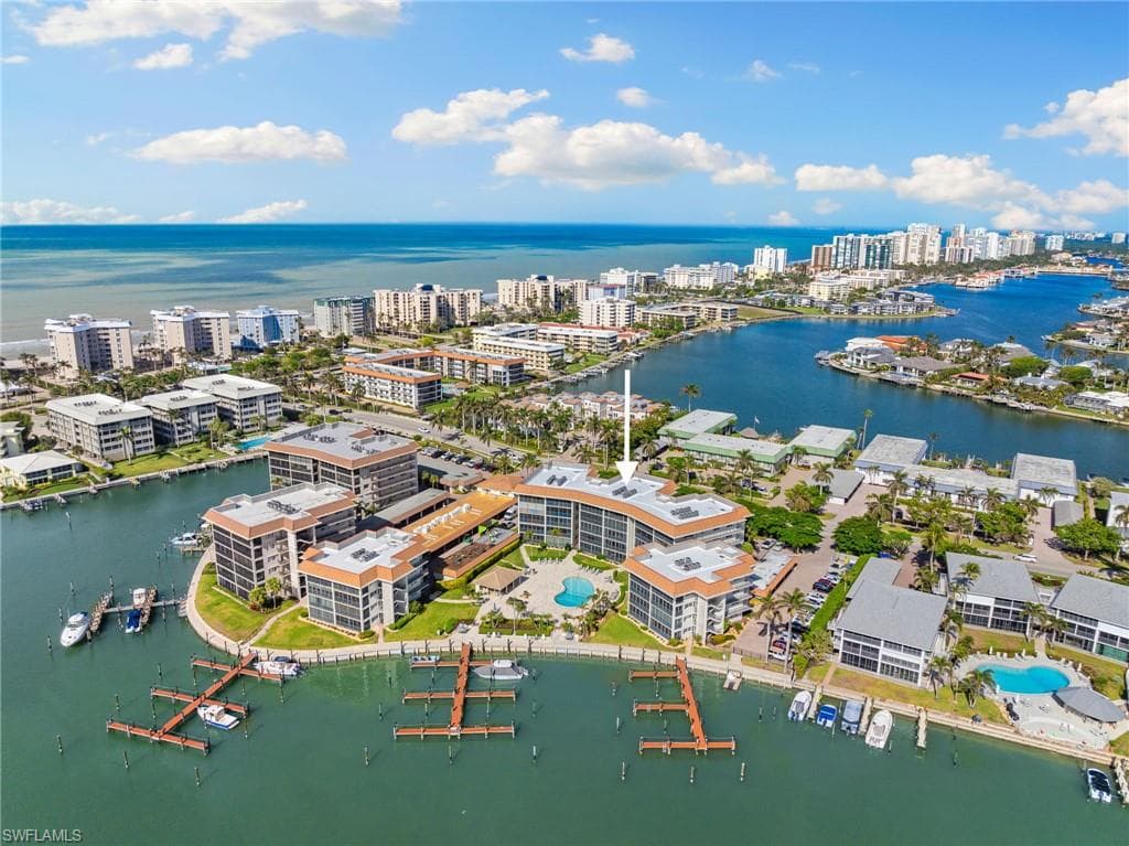 222 Harbour Dr 104, Naples, FL 34103-43