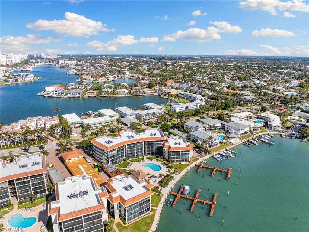 222 Harbour Dr 104, Naples, FL 34103-45