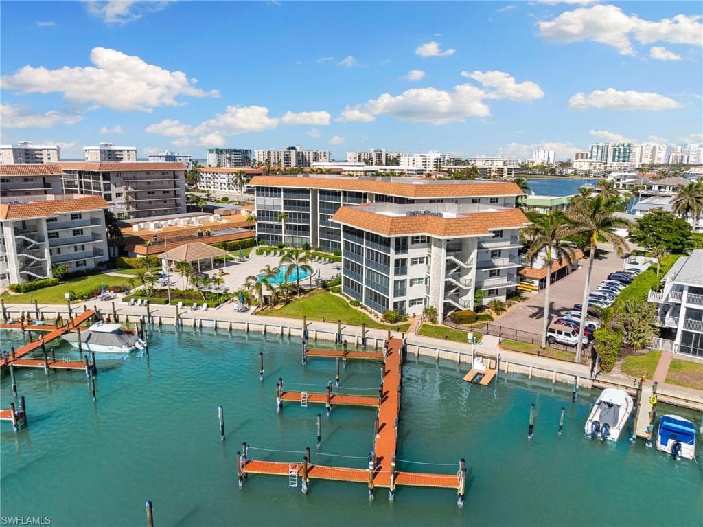 222 Harbour Dr 104, Naples, FL 34103-46