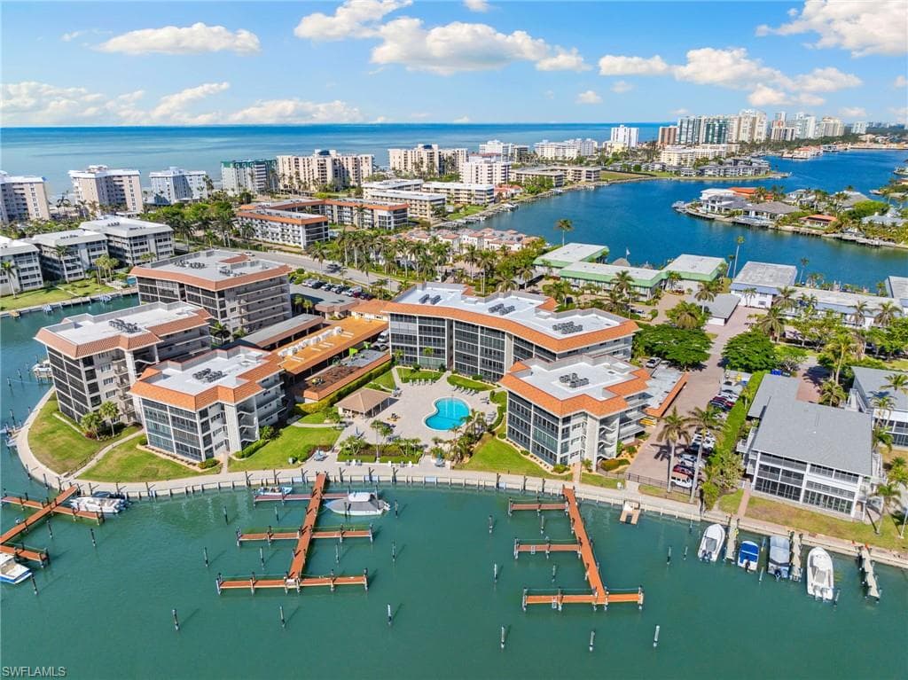 222 Harbour Dr 104, Naples, FL 34103-48