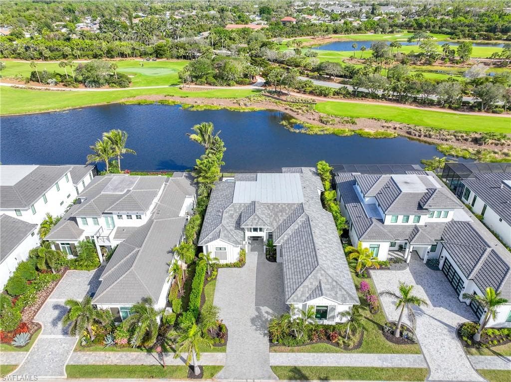 9937 Montiano Dr, Naples, FL 34113-4