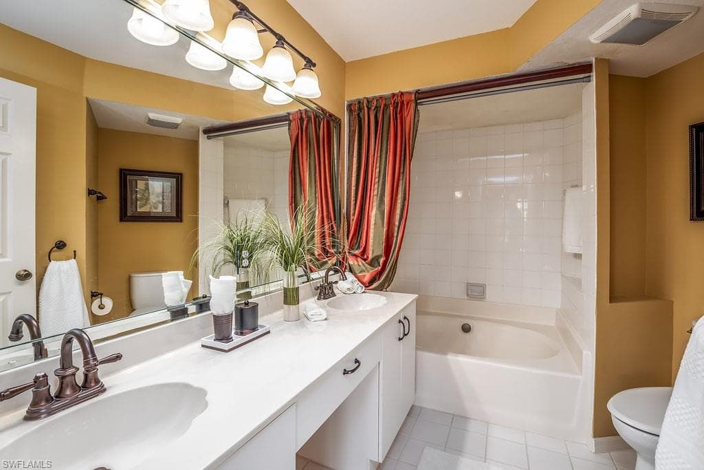 992 Woodshire Ln D301, Naples, FL 34105-13