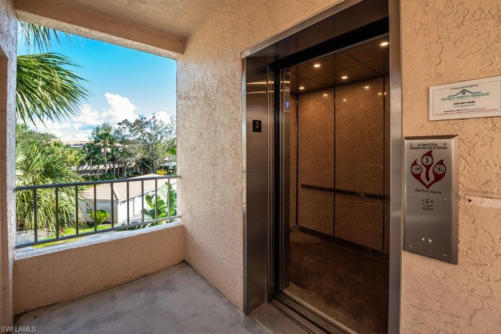 992 Woodshire Ln D301, Naples, FL 34105-24