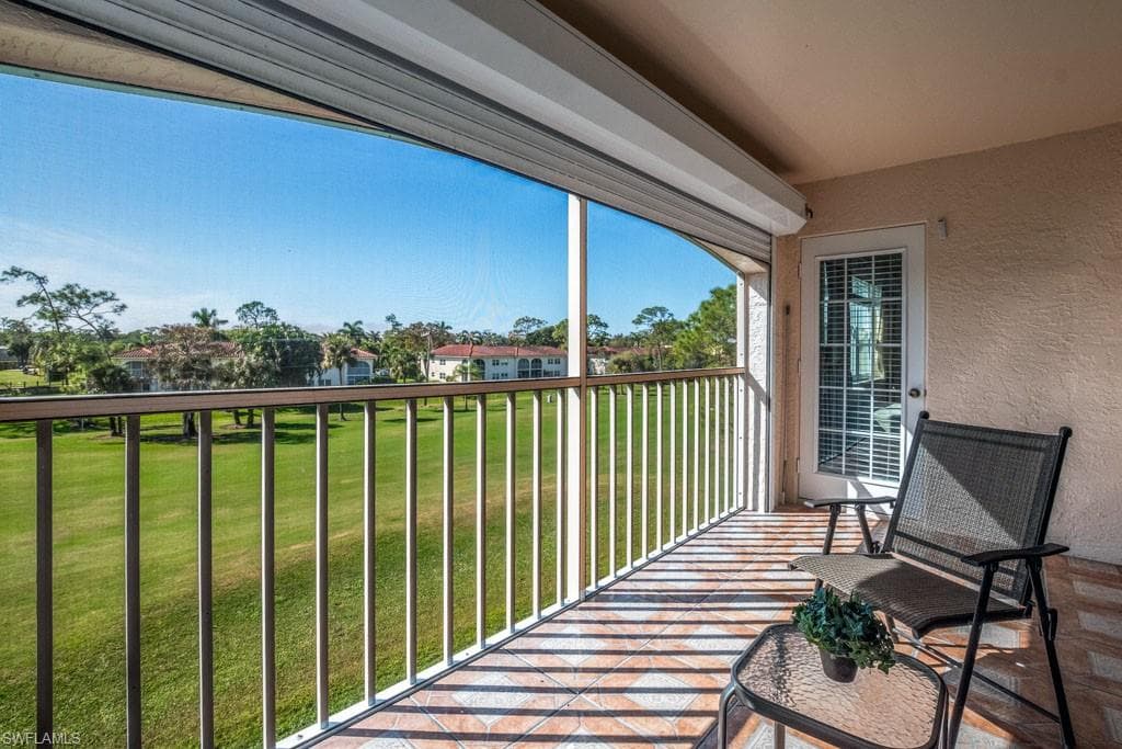 992 Woodshire Ln D301, Naples, FL 34105-6