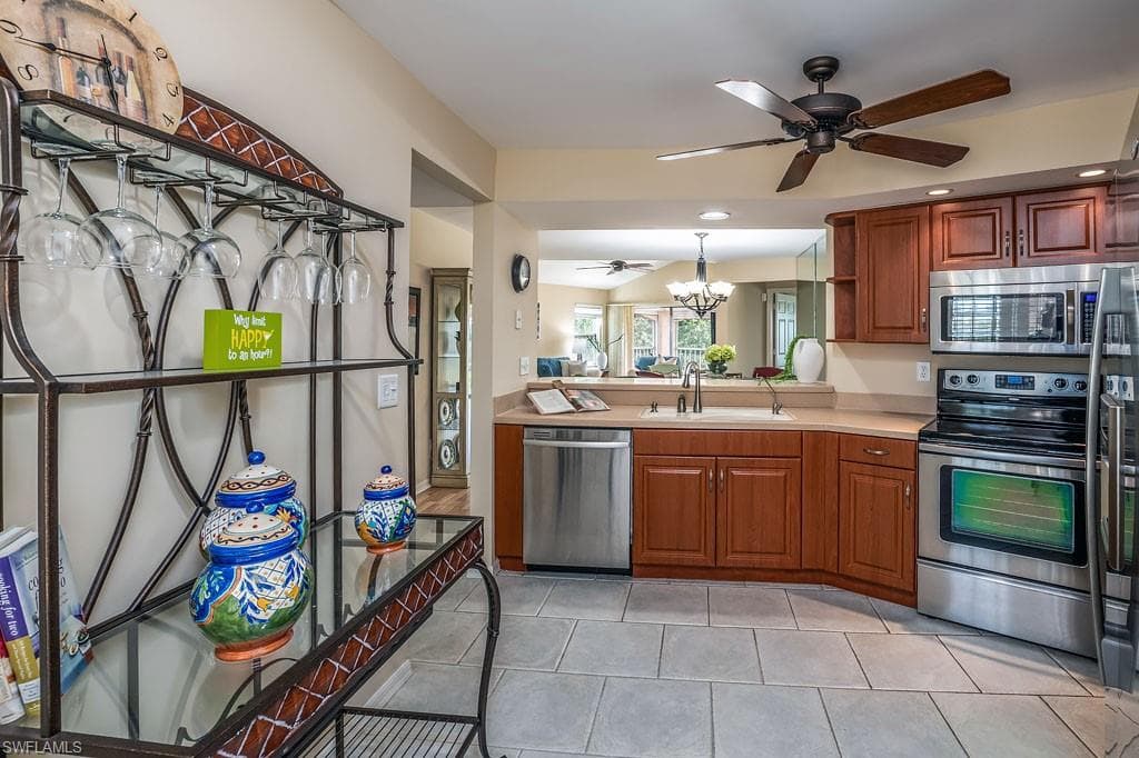 992 Woodshire Ln D301, Naples, FL 34105-8