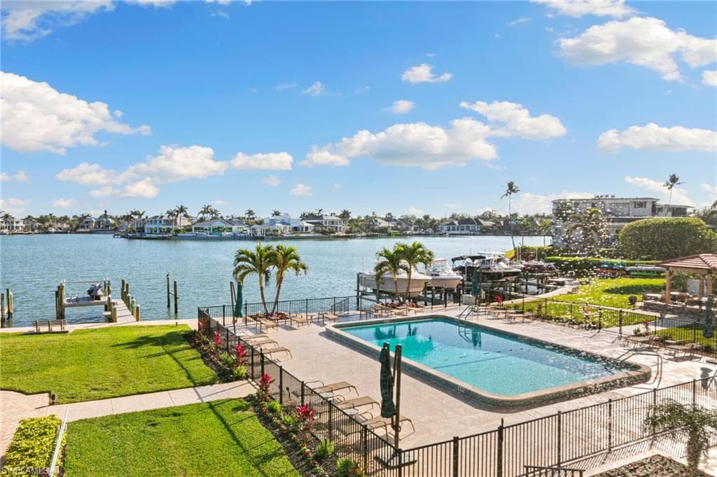 3430 Gulf Shore Blvd N 2b, Naples, FL 34103-19