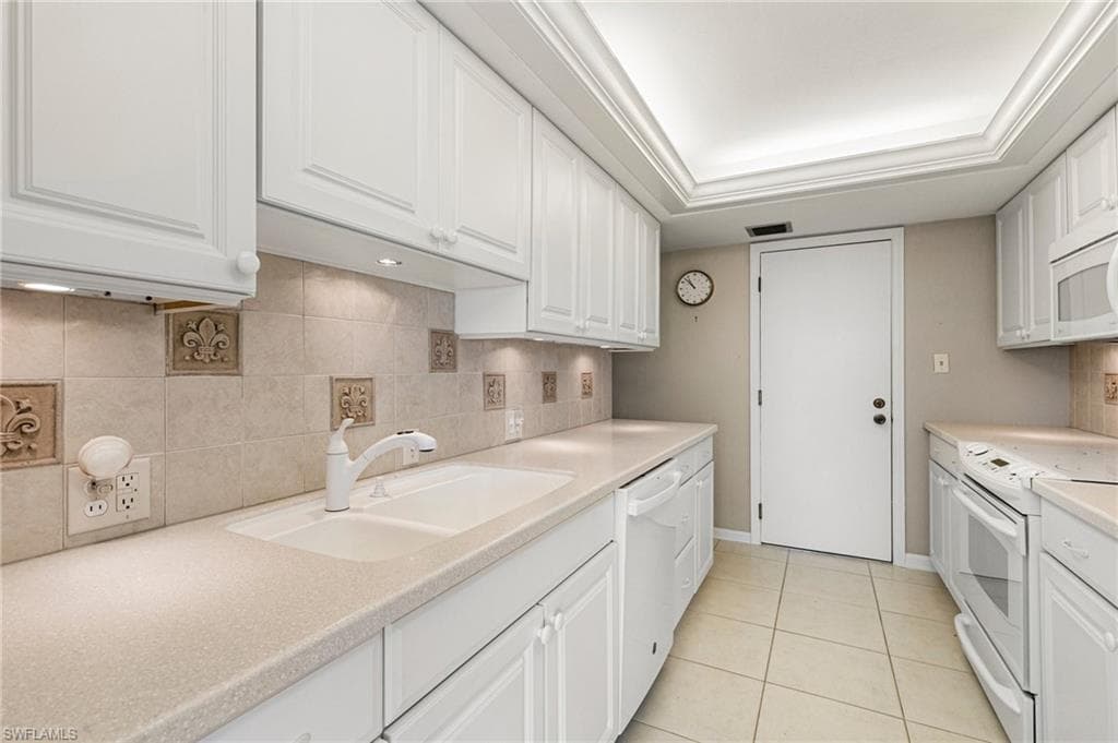 3430 Gulf Shore Blvd N 2b, Naples, FL 34103-5