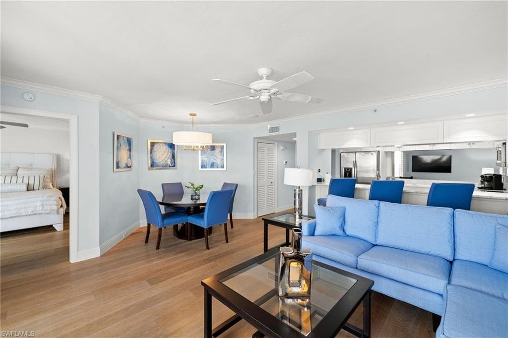40 Seagate Dr 1002a, Naples, FL 34103-12
