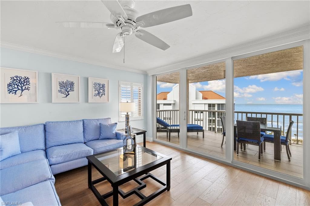 40 Seagate Dr 1002a, Naples, FL 34103-15