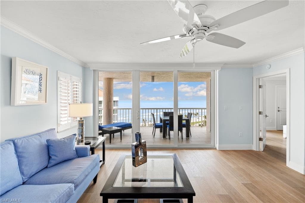 40 Seagate Dr 1002a, Naples, FL 34103-16