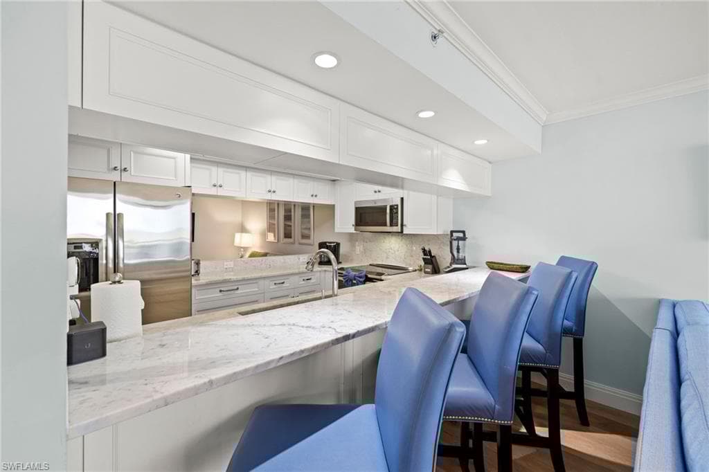 40 Seagate Dr 1002a, Naples, FL 34103-19