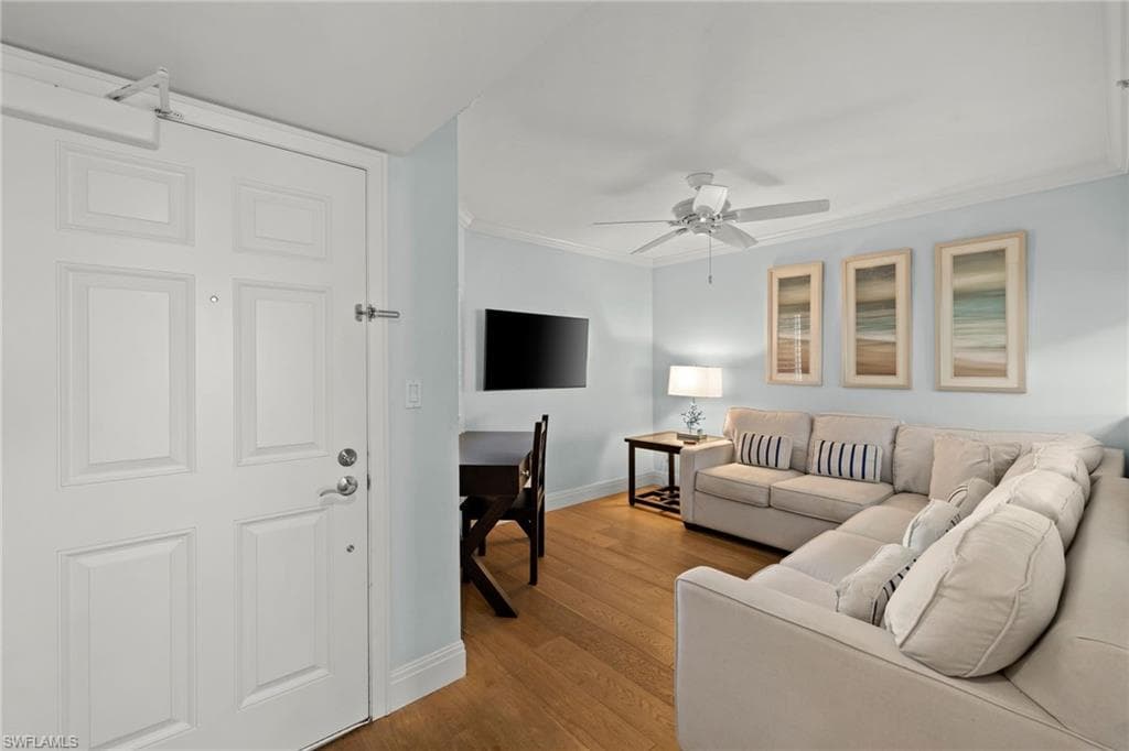 40 Seagate Dr 1002a, Naples, FL 34103-21