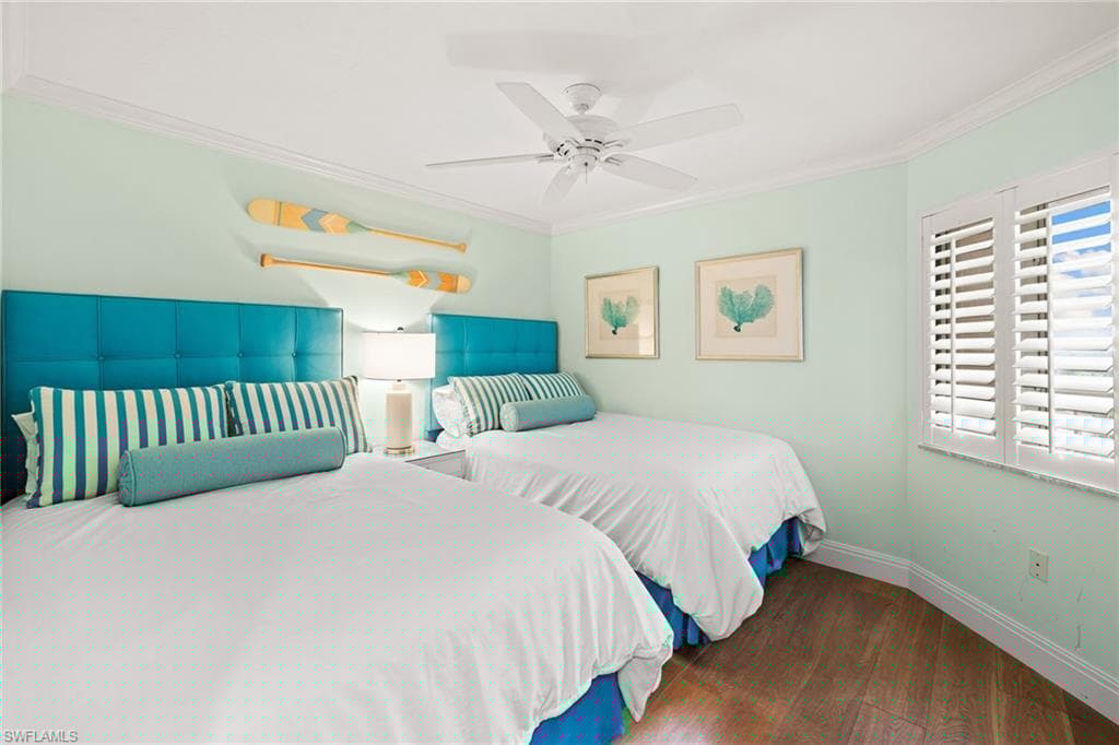 40 Seagate Dr 1002a, Naples, FL 34103-41