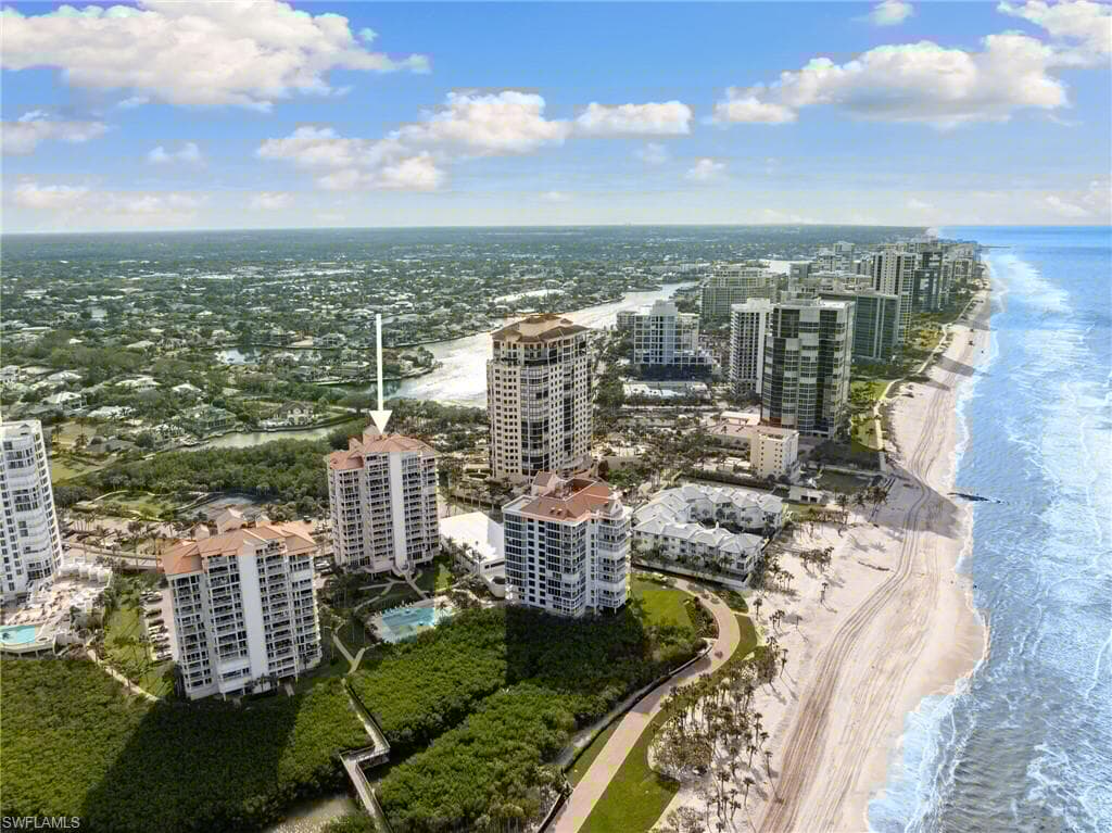 40 Seagate Dr 1002a, Naples, FL 34103-48