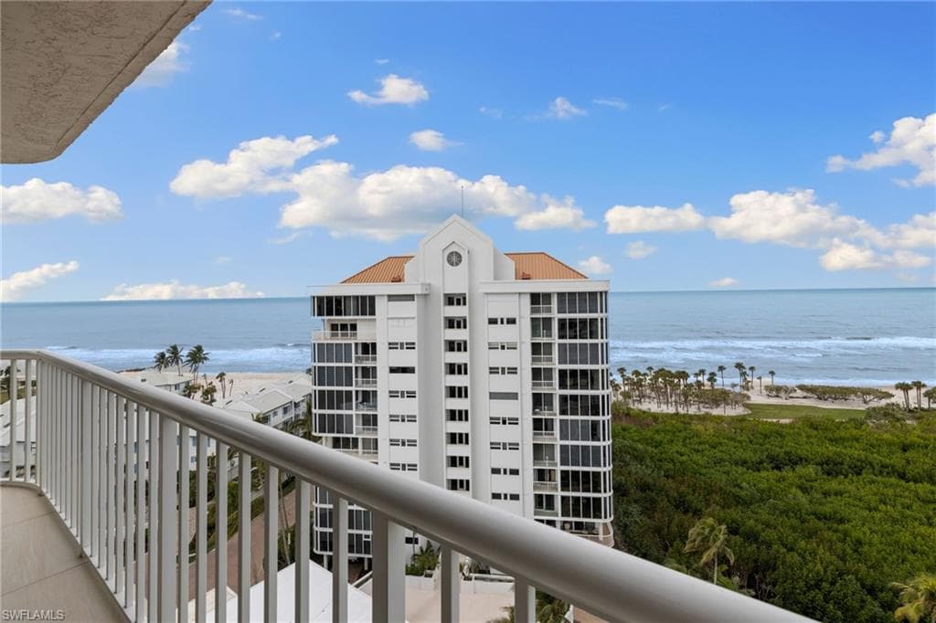 40 Seagate Dr 1002a, Naples, FL 34103-49