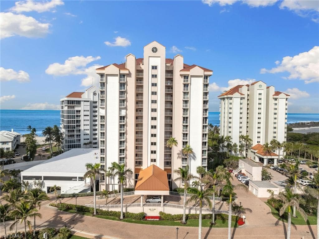 40 Seagate Dr 1002a, Naples, FL 34103-51