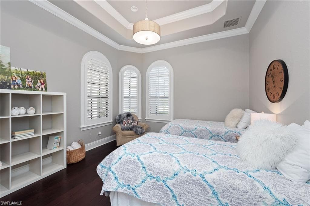 1680 Oakes Blvd, Naples, FL 34119-11