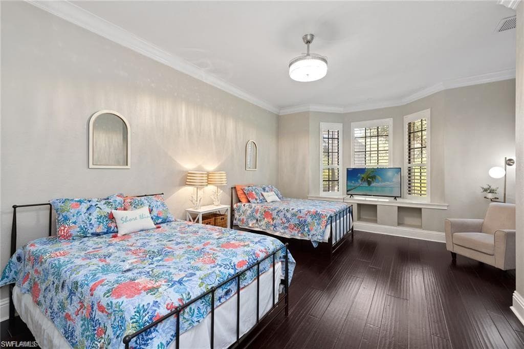 1680 Oakes Blvd, Naples, FL 34119-12