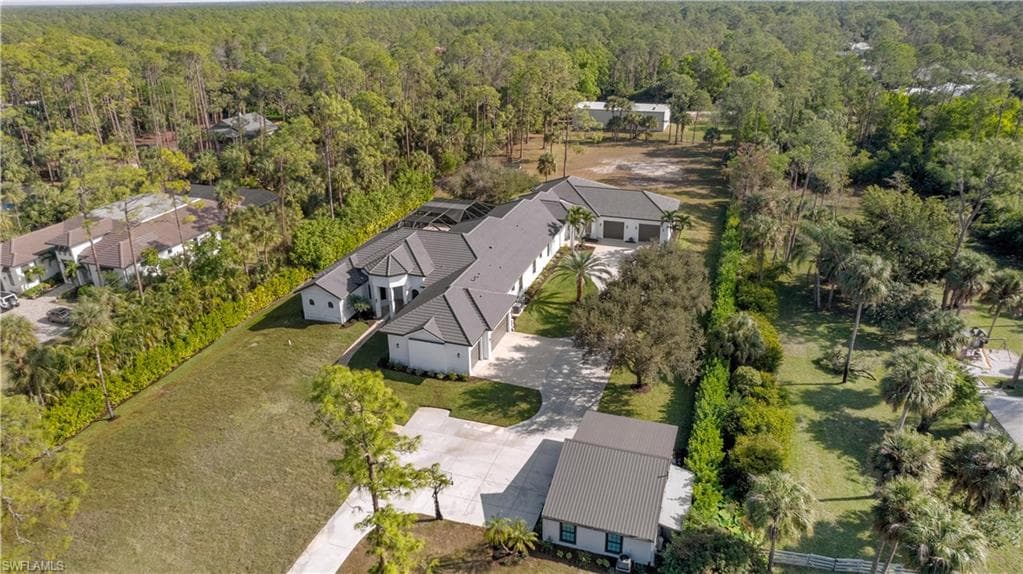 1680 Oakes Blvd, Naples, FL 34119-1