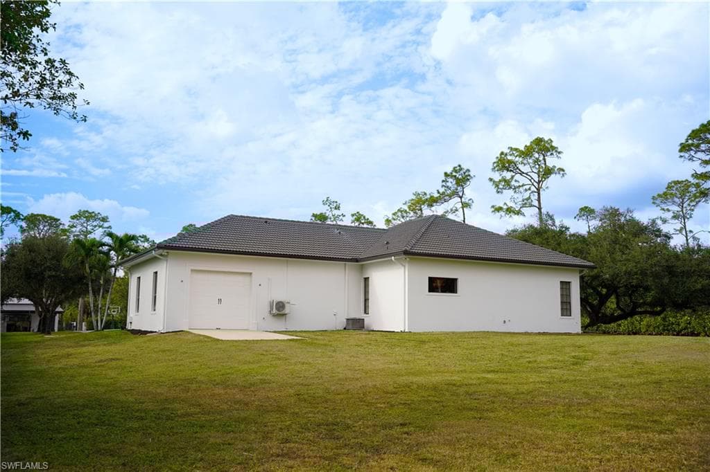 1680 Oakes Blvd, Naples, FL 34119-22