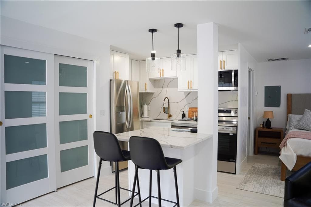 1680 Oakes Blvd, Naples, FL 34119-29