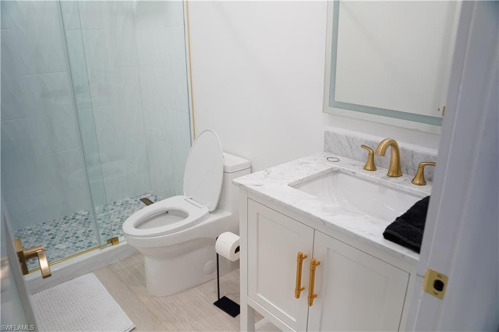 1680 Oakes Blvd, Naples, FL 34119-32
